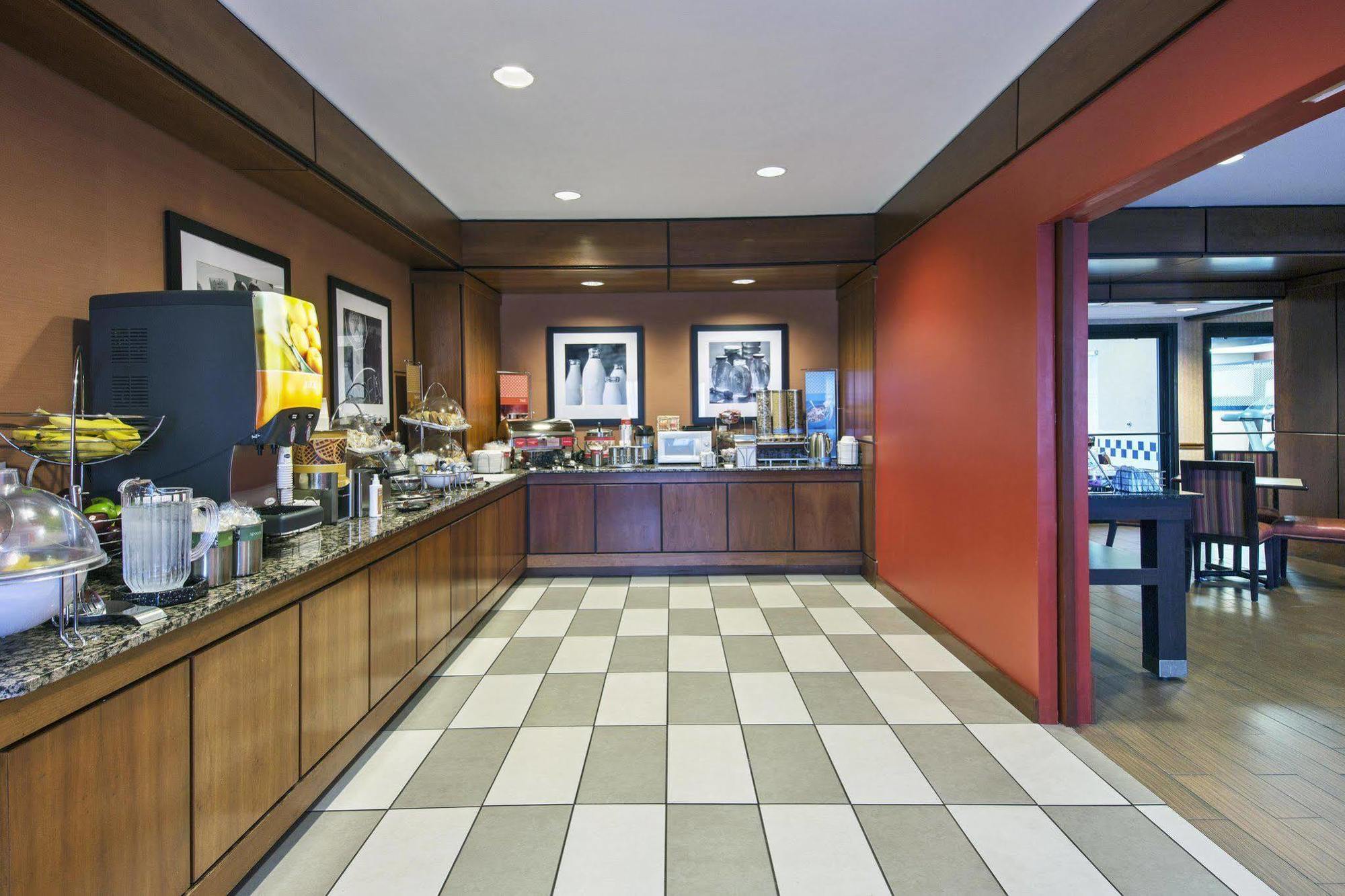Hampton Inn Batavia Eksteriør bilde
