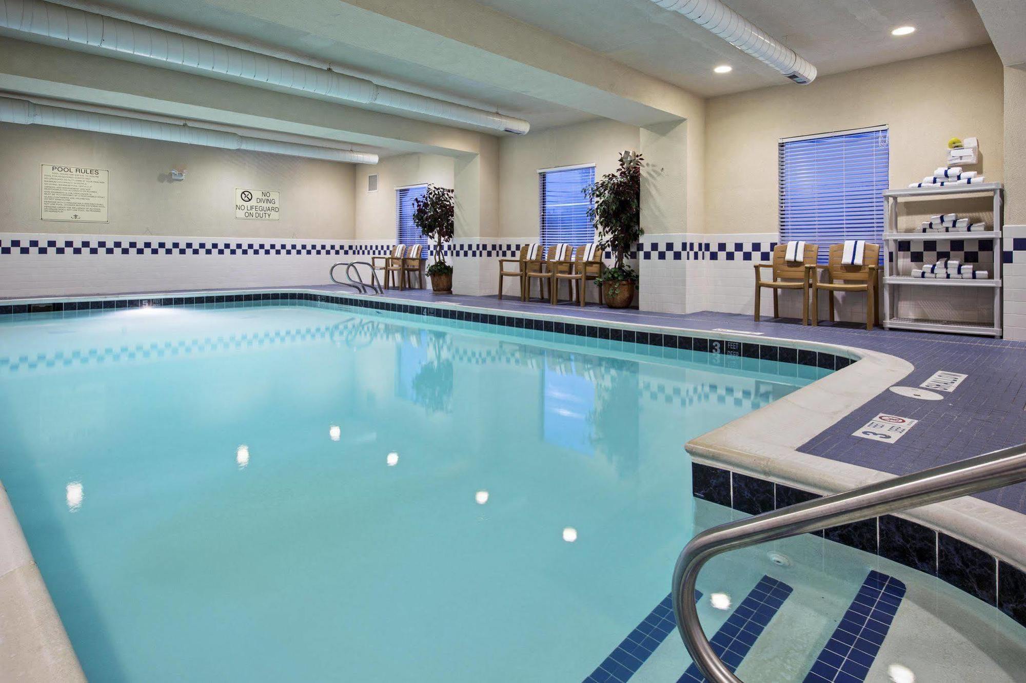 Hampton Inn Batavia Eksteriør bilde